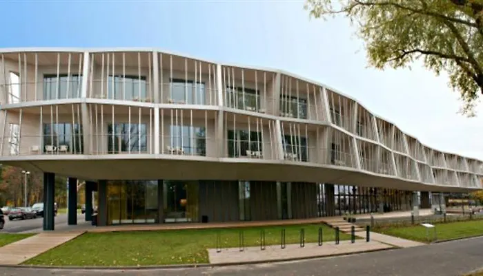 Hedon & 4* بارنو